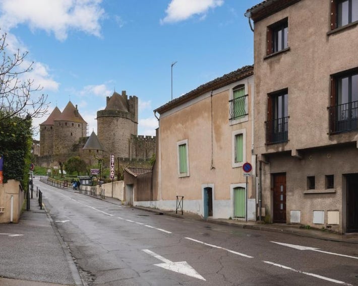 Le Logis de Joseph au pied de la Cité Médiévale