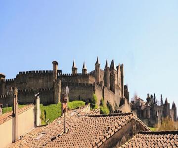 A L'ombre Des Remparts