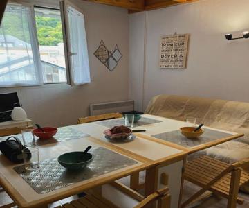 Charmant duplex en plein centre de Cauterets de 4 à 6 couchages et 2 chambres dont une sous-toit