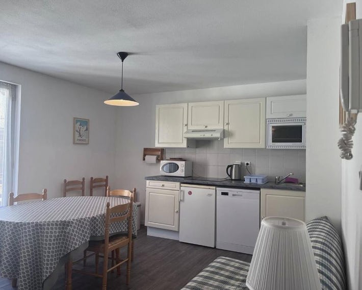 Appartement famille à Cauterets avec balcon, casier à ski, idéal pour 4 personnes