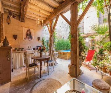 CHAMPAGNE HOUSE- Oasis de luxe & de charme - coeur de ville - 10-12 pers - piscine, cuisine d'été, p