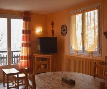 Appartement lumineux 3 pièces - Vue Pyrénées et stationnement - FR-1-580-133