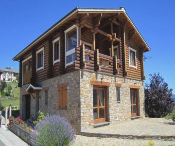 Zénitude: Superbe Chalet Baigné De Soleil