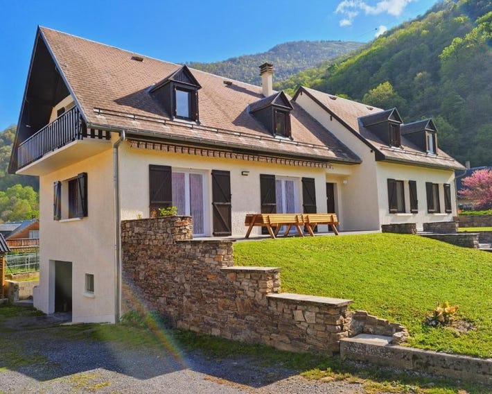 Grande villa avec jardin privatif - Bagnères de Luchon