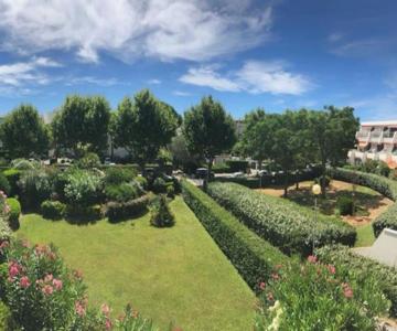 Appartement typeT2bis climatisé à 150m de la plage