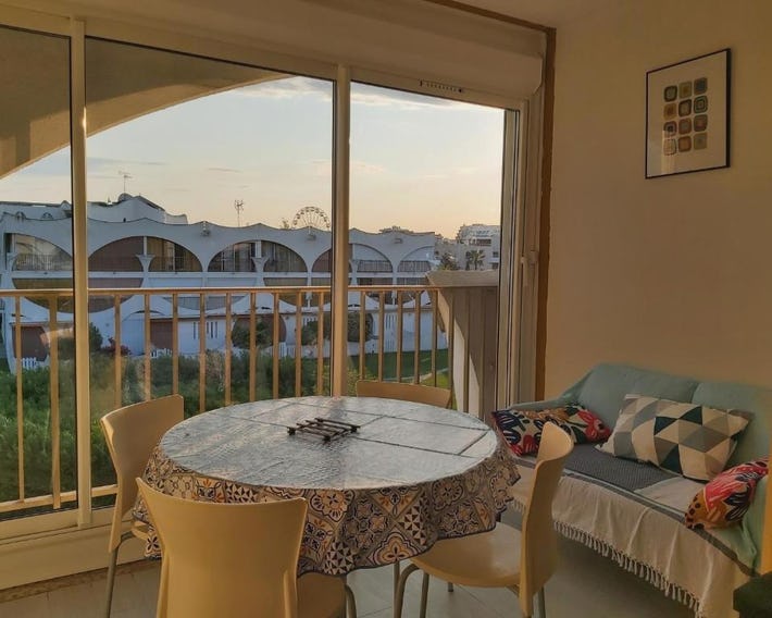 Studio climatisé, lumineux avec vue mer et parc