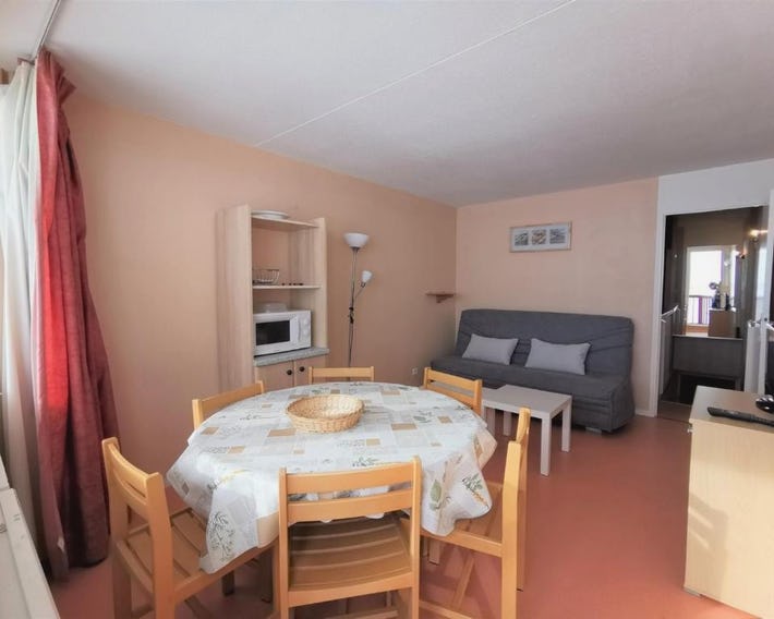Appart 6 personnes, 1 chambre, pied pistes, balcon sud, La Mongie