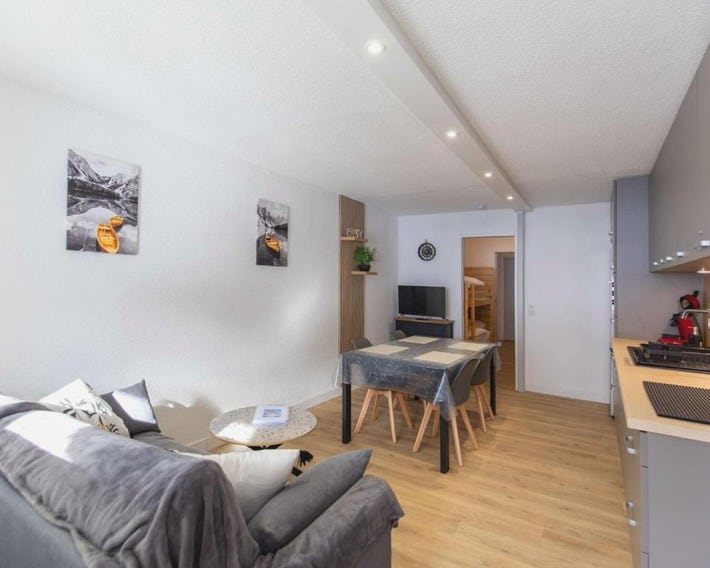 Studio rénové 6 pers, loggia sud, proche pistes, équipements modernes