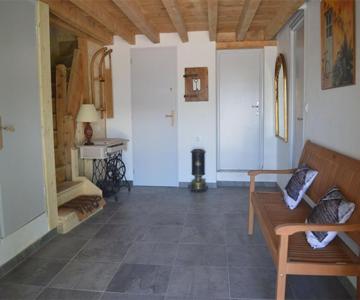 Maison de village rénovée 4 chambres avec vue sur lac - FR-1-593-6