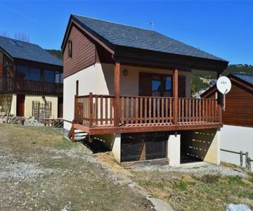 Chalet Spacieux 3 Pièces Avec Parking Et Jardin - Fr-1-593-122