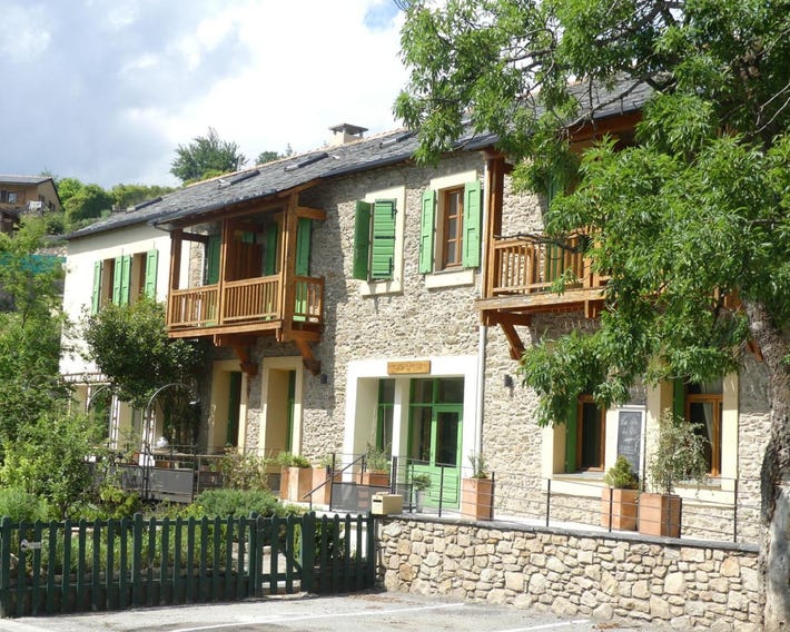 Gîte de Llo - Vue Pyrénées, chambres & PDJ inclus