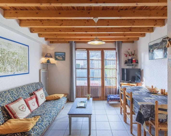 Appartement T4 7 pers, parking, proche stations ski
