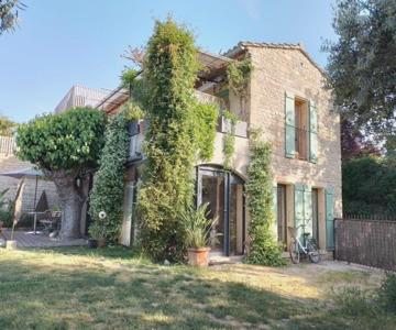 Charming stone villa with pool & garden
