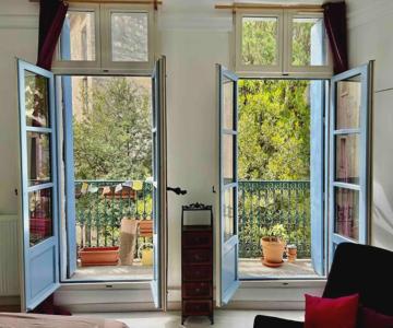 La charmante maison aux volets bleu - Montpellier