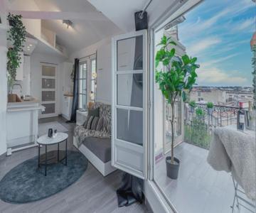 La Terrasse, Vue Sur Les Toits De Montpellier
