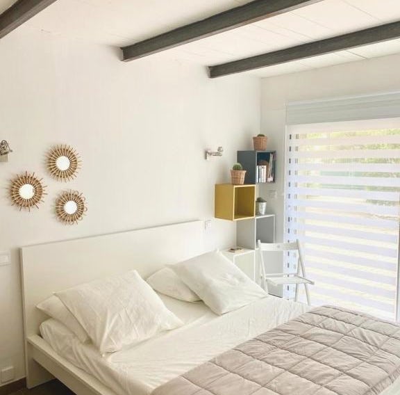 Chambre indépendante avec terrasse privée et piscine