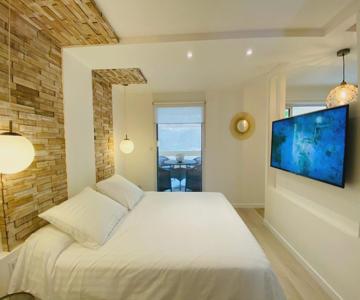 FeelatHome Nemausus " Le 11 "