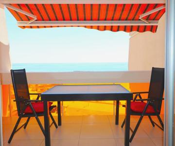 Face à la mer Terrasse ensoleillée &loggia panoramique-4 personnes-