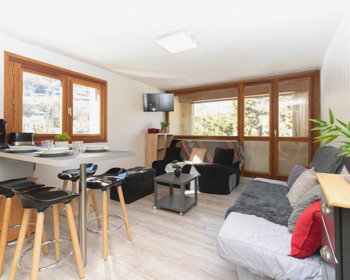 Appartement rénové proche téléphérique avec parking privé - FR-1-296-279