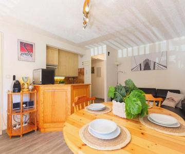 Appartement cosy 4 pers près du centre et téléphérique, 2 ch, balcon Est - FR-1-296-505