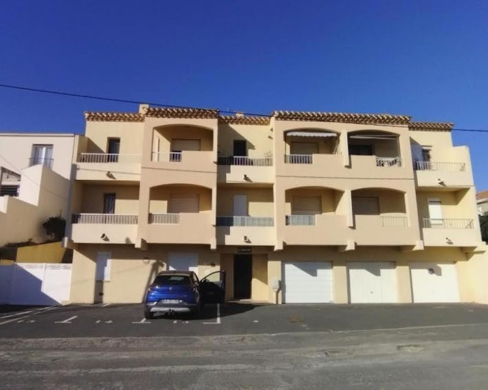 Appartement RDC avec terrasse- 3mn de la plage