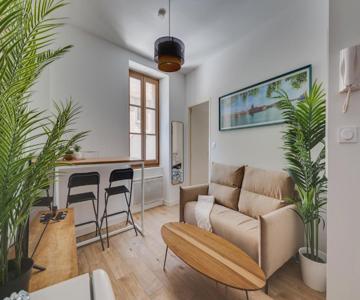 g Le Cosy Brienne • T2 au Centre-Ville g Métro