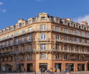 CHEZ CLAIRE 4- Place Capitole 122m2, Clim Centrale