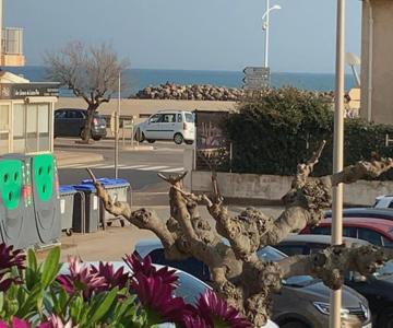 Villa Magaly T3 à 50 m de la plage et de Valras centre avec linge de lit et ménage inclus