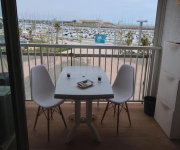 Studio Valras vue Port et Mer, Wi-Fi gratuit, Parking box fermés avec vélos inclus