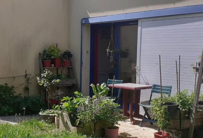 grand studio de plein-pied quartier calme proche centre