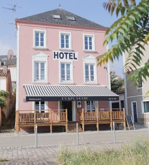 L'Esplanade Hôtel Restaurant Bar à vin