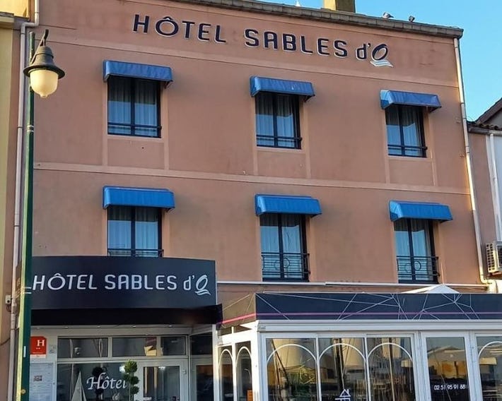 Hôtel SABLES D'O et son restaurant LE 16 BIS