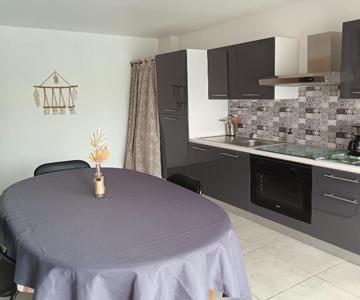 Petit appartement à la campagne proche mer