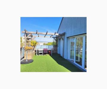 Le Nid : Rooftop Moderne Surplombant La Ville