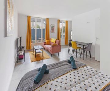 Le Petit Patio - Rénové, Paisible Et Proche Centre