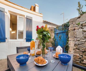 Jolie maison avec cour pour 5 personnes