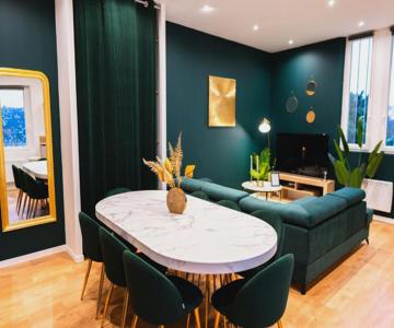 Loft Spacieux De 4 Chambres Avec Parking Privé