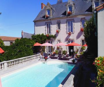 Le PETIT CHATEAU - Tiffauges proche Puy duFou