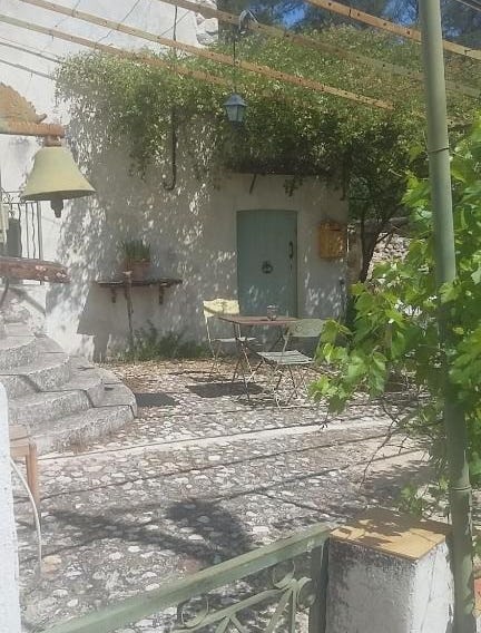 APPARTEMENT DANS HAMEAU PROVENCAL