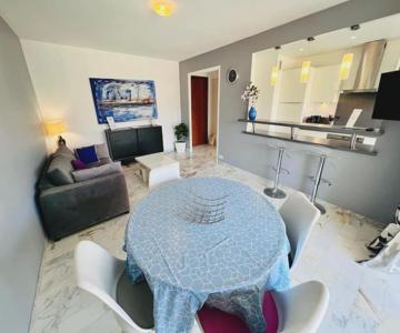 Le Pinède - Apt 4 Prs- Clim - 500m Plages