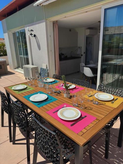 Penthouse - Jacuzzi - Terrace - Parking - 2 pools