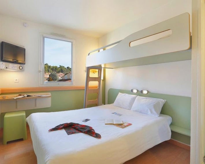 First Inn Hotel