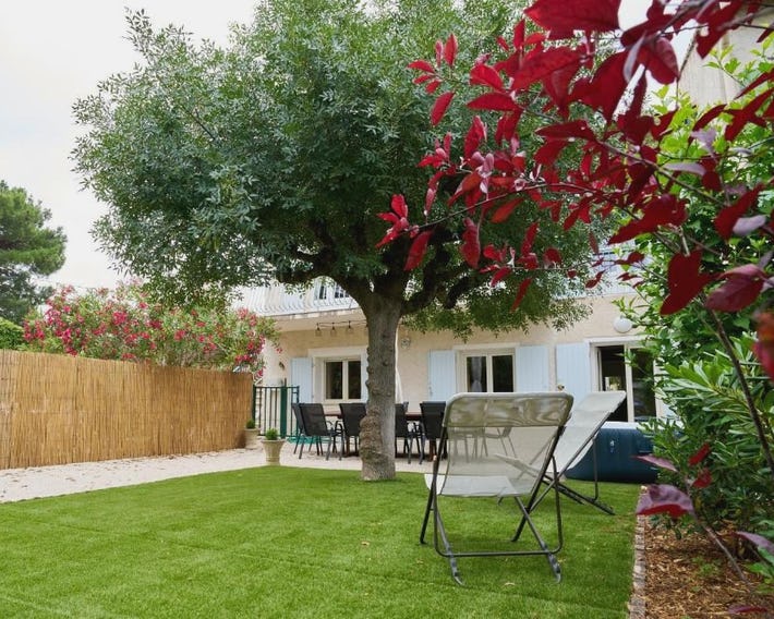 Maison familiale avec jacuzzi, quartier calme