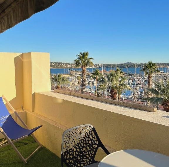 Appartement sur le port vue Mer