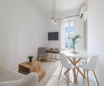 Cozy 2 Bedroom Seafront 150m from Monaco