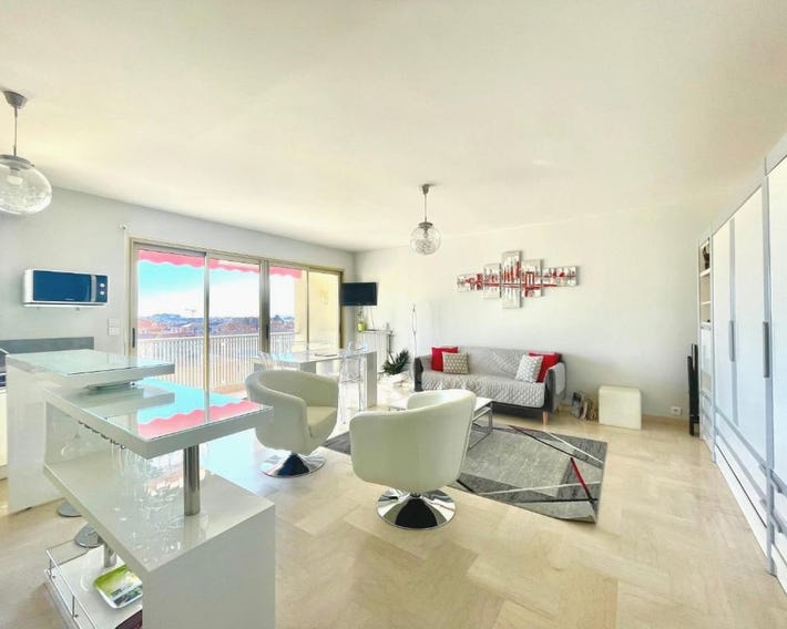 Petit Juas by Welcome to Cannes