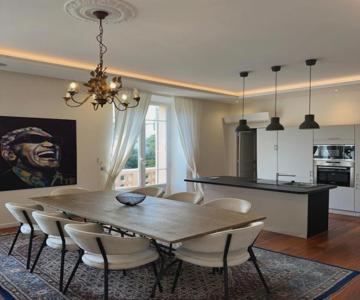 Beautiful Modern 4 Bedroom Apartment in Contemporary Villa with AC Balcony and Free Parking