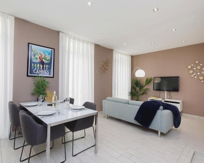 beautiful 3 room-flat near palais