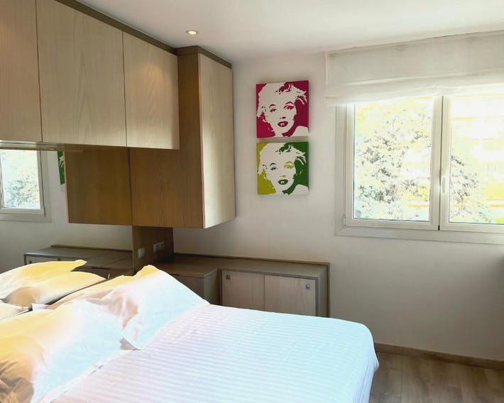 Chambre idéalement située à 50m de la Croisette