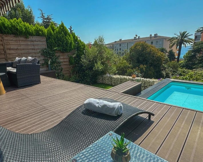 Piscine privée, Plages à pied & Palais à proximité